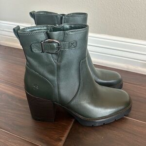 Naturalizer‎ Wilde Dark Green Waterproof Leather Zipper Ankle Booties Size 9.5